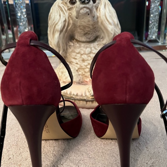 5 “ heels really comfortable suede - Picture 2 of 5